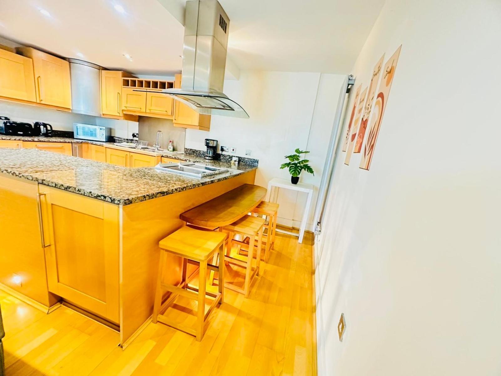 Modern 2Bed 2Bath Apartment Canary Wharf - Upto 5 Person Лондон Экстерьер фото