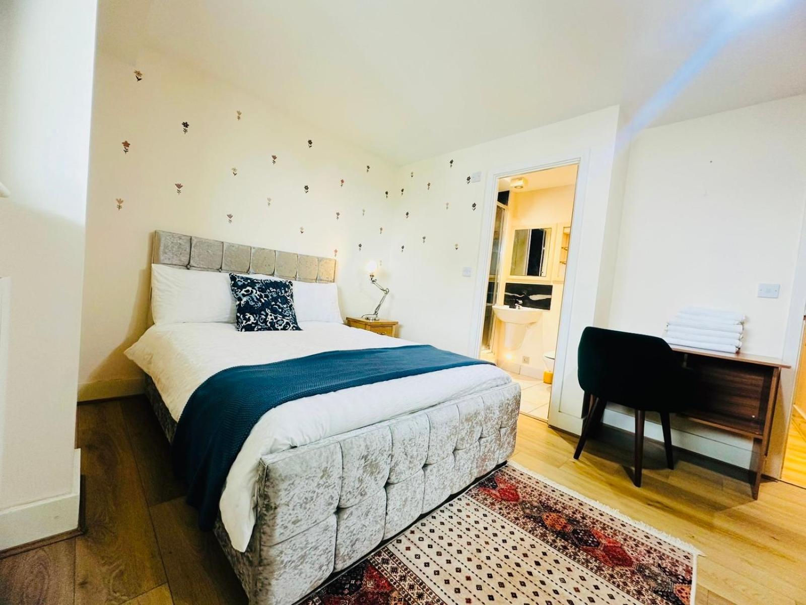 Modern 2Bed 2Bath Apartment Canary Wharf - Upto 5 Person Лондон Экстерьер фото