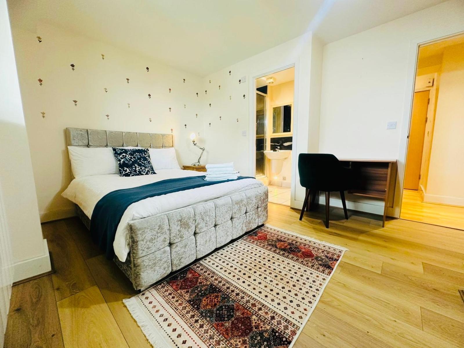 Modern 2Bed 2Bath Apartment Canary Wharf - Upto 5 Person Лондон Экстерьер фото