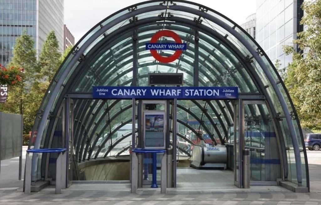 Modern 2Bed 2Bath Apartment Canary Wharf - Upto 5 Person Лондон Экстерьер фото
